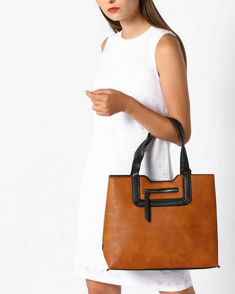 Handbag with External Zipper Closure