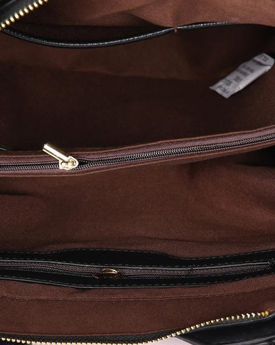 Handbag with External Zipper Closure